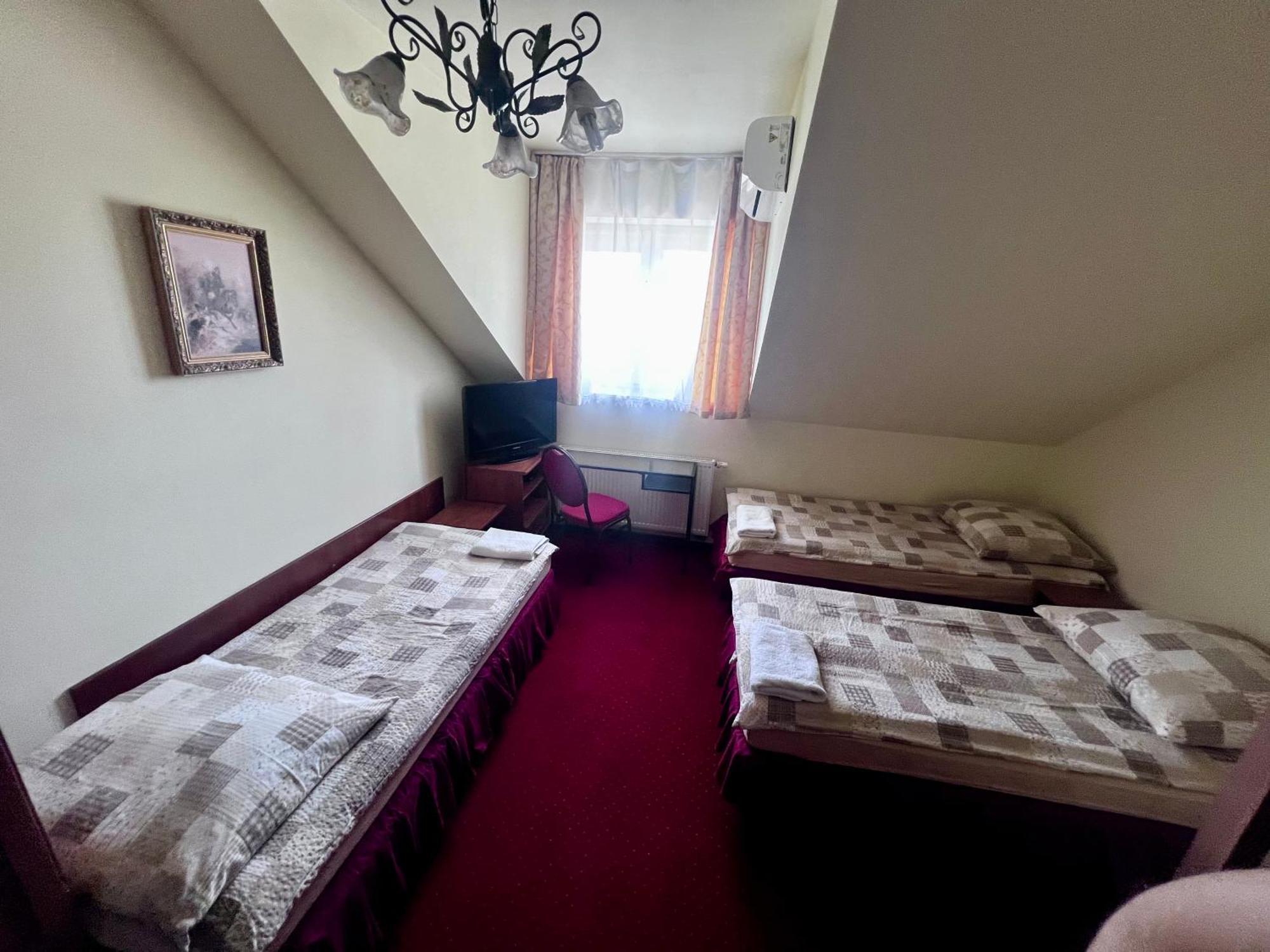 Zajazd Skorpion B&B Oświęcim Εξωτερικό φωτογραφία