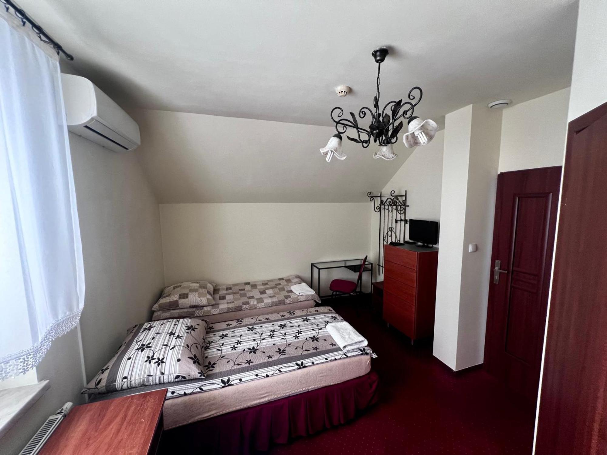 Zajazd Skorpion B&B Oświęcim Εξωτερικό φωτογραφία